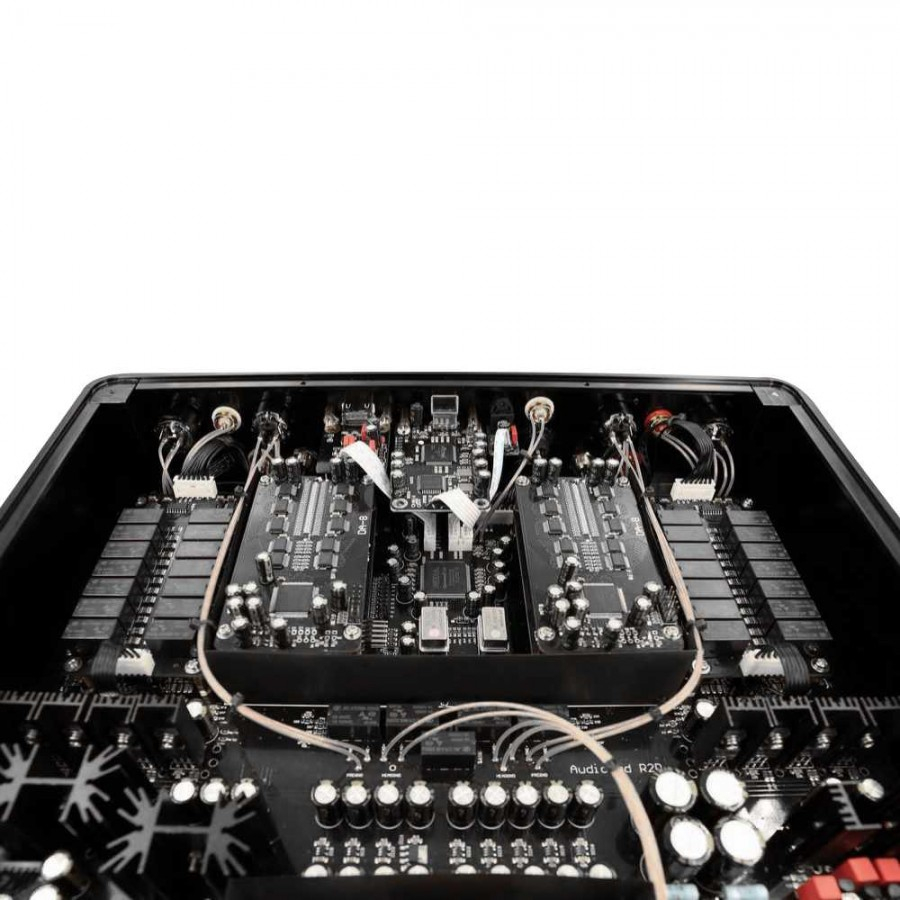 audio-gd-r-28-2020-edition-dac-r2r-dsd-natif-amanero-preamplifier-headphone-amplifier_5_.jpg