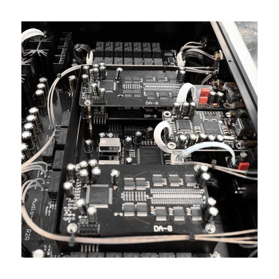 audio-gd-r-28-2020-edition-dac-r2r-dsd-natif-amanero-preamplifier-headphone-amplifier_1_.jpg